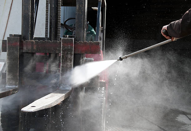 Best Parking Lot and Garage Cleaning  in Vinton, IA